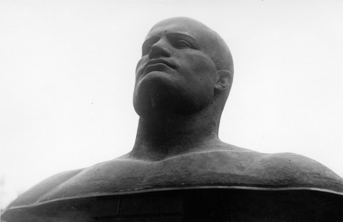 Busto di Benito Mussolini alla Fiera Campionaria di Milano del 1933 -  Archivio Fondazione Fiera Milano