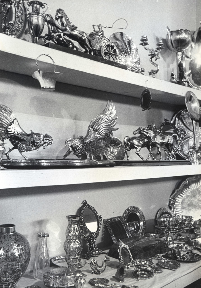 Wallpaper Stand Di Oggetti E Soprammobili Per La Casa Nel Padiglione Dell Artigianato Alla Fiera Campionaria Di Milano Del 1941 Archivio Fondazione Fiera Milano For Android